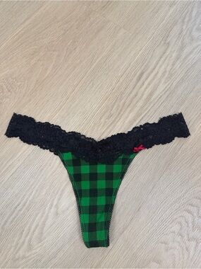 Flirtitude Thong Panty M